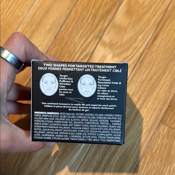 Peter Thomas Roth Black and White Skincare Box - Picture 4 of 5